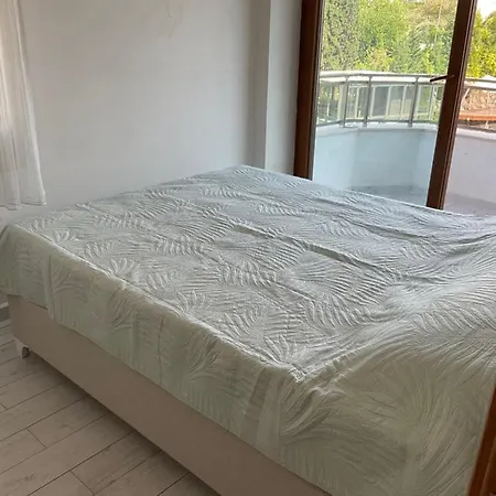Kusadasi Sahil Seridinde Sueper Manzali Daire Appartamento *