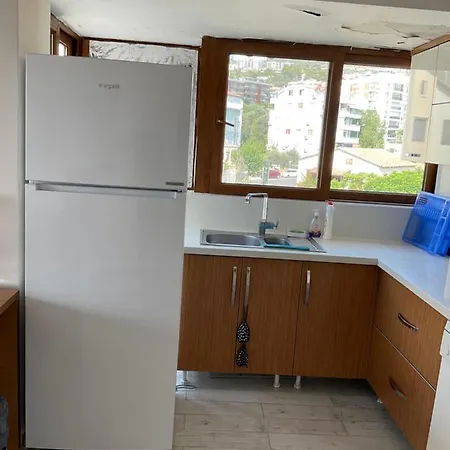 Kusadasi Sahil Seridinde Sueper Manzali Daire Kusadası