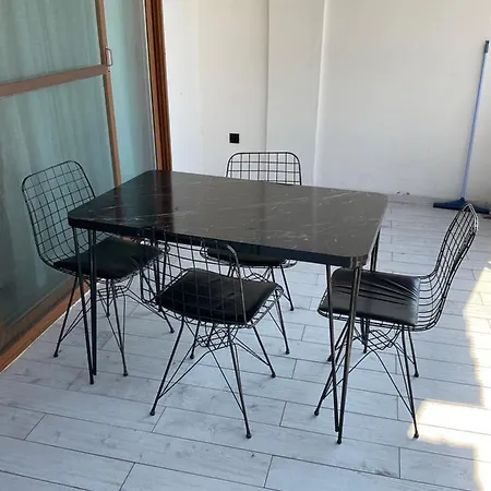 Kuşadasi Sahıl Şerıdınde Süper Manzali Daıre Kuşadası