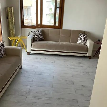 Kusadasi Sahil Seridinde Sueper Manzali Daire Appartamento Kusadası
