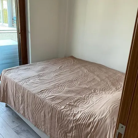 Kusadasi Sahil Seridinde Sueper Manzali Daire
